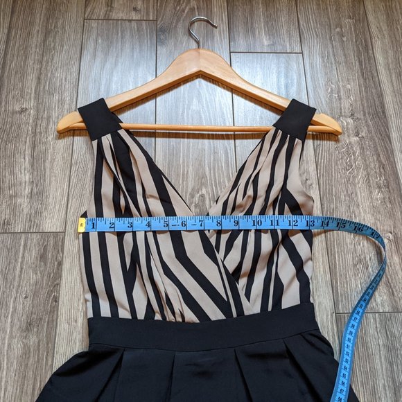 (SOLD) A/X - Surplice Tiered Dress - Petite 0 - Picture 4 of 8